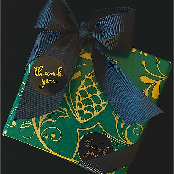 ⭐️ COMES GIFT WRAPPED ⭐️ BLACK SQAURE EARRINGS - Picture 2 of 10